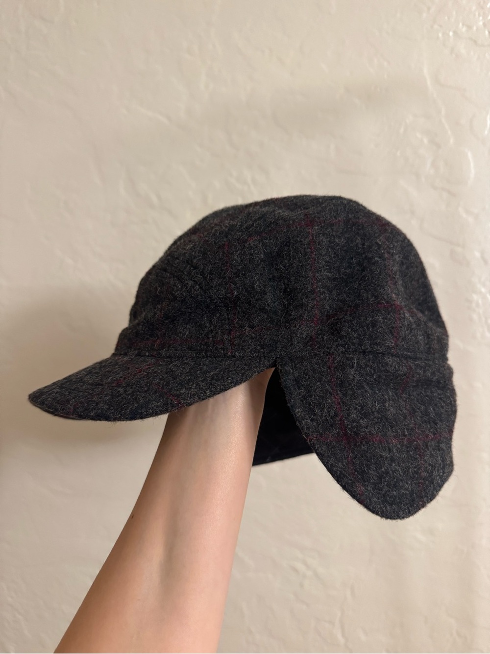 L.L.Bean Wool Plaid Trapper Hat Large Charcoal Gray Red Ear Flaps Winter Cap